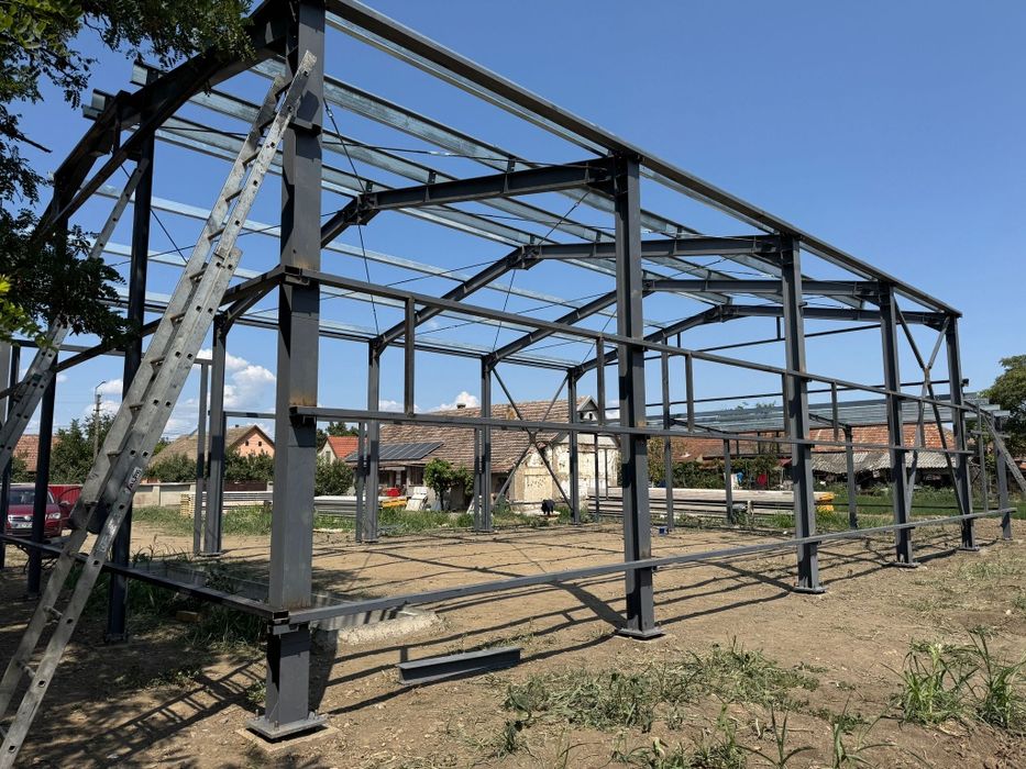 hala metalica demontabila pe suruburi 10x40x4h invelita cu panouri san