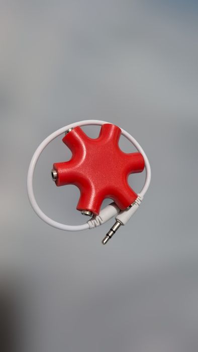 Разклонител/Сплитер за 3.5мм Аудио Жак за Слушалки, Аудио системи и др