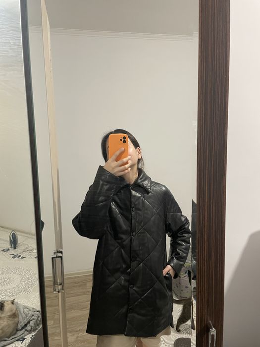 Срочноо продам куртку черную