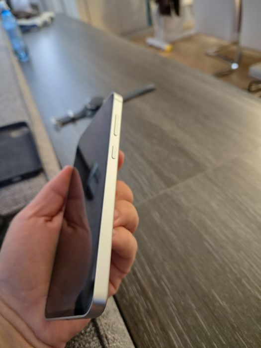 Samsung S24 FE (inca 1 an garantie)