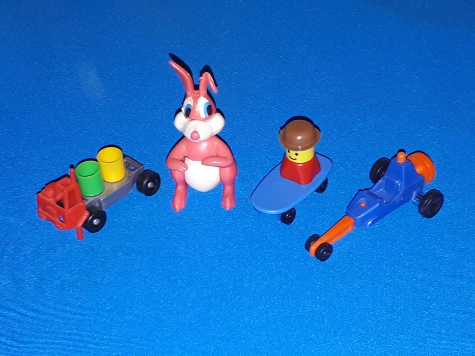 Стари играчки от шоколадови яйца Киндер Kinder различни цени