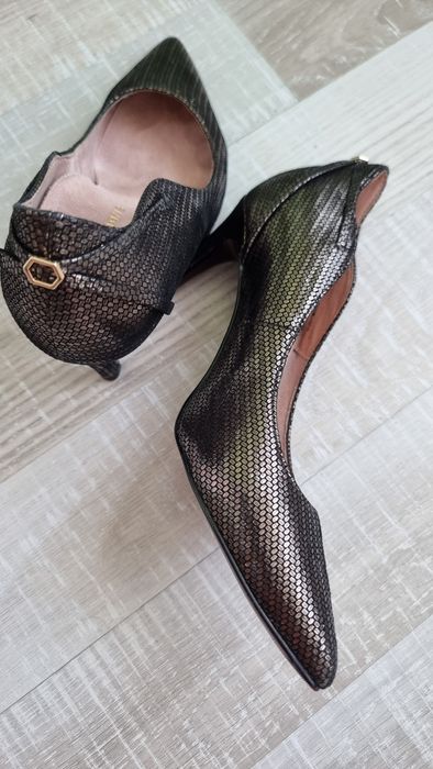 Pantofi stiletto