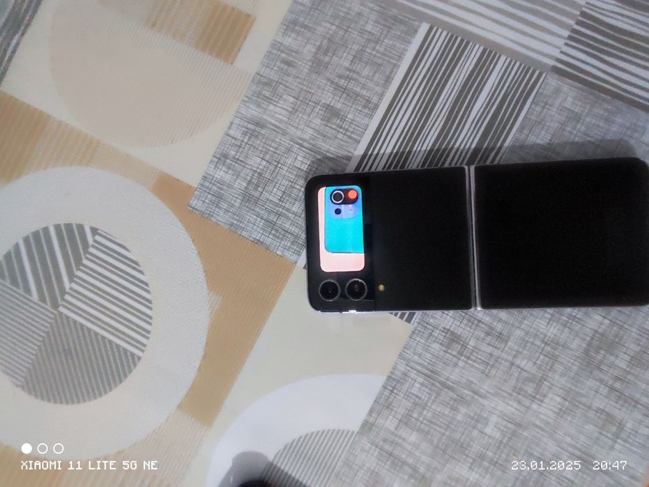 Самсунг з флип 4