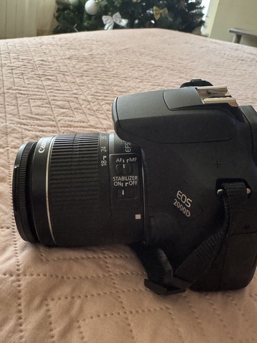 Canon EOS 2000D + obiectiv 18–55 IS + accesorii