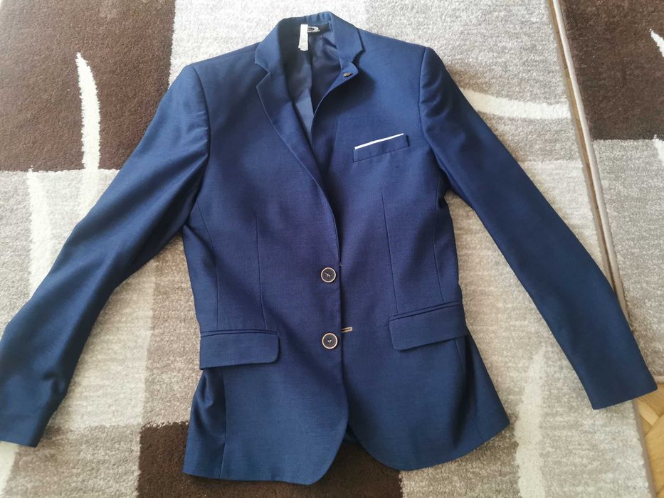 Costum bărbați purtat o singura data