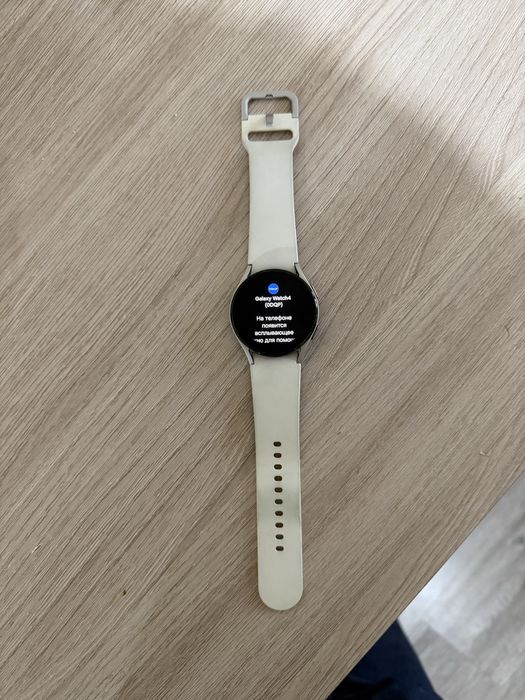 Samsung galaxy watch 4 Срочно продам!