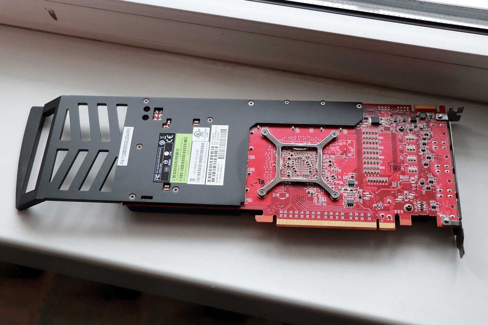 Профессиональная видеокарта Dell AMD FirePro W7000, 4 ГБ