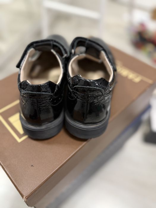 Туфли для девочек из лакированной кожи