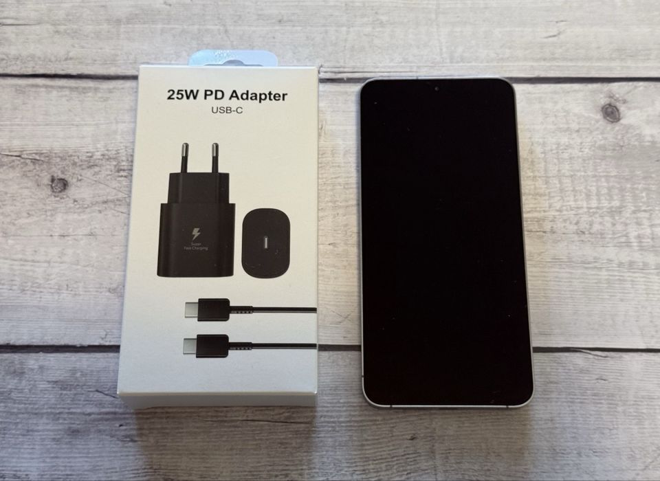 Samsung S25 FE 256GB + Încărcător 25W Cadou • Ecran Mare6,7” AMOLED • Ca Nou