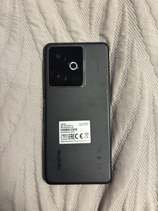 Продам смартфон Realme GT 7T 12/512gb