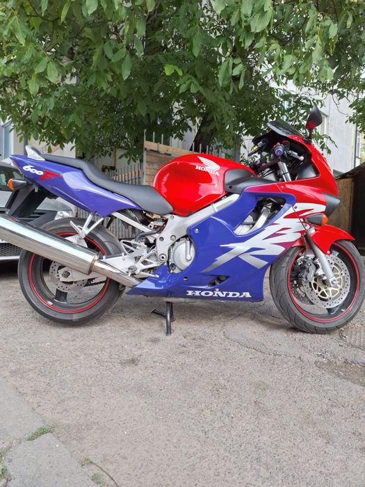 De vanzare Honda CBR F4
