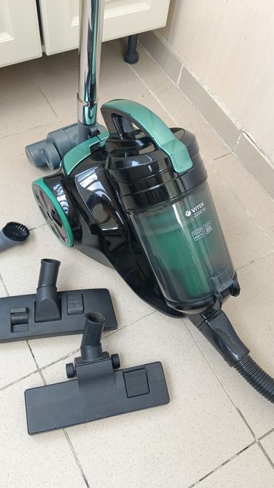 Пылесос Vitek 2200W