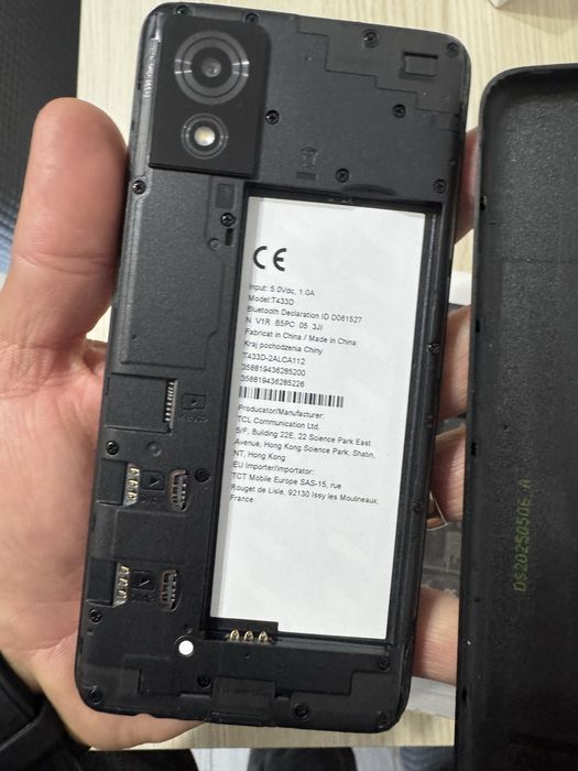 Telefon nou TCL 501
