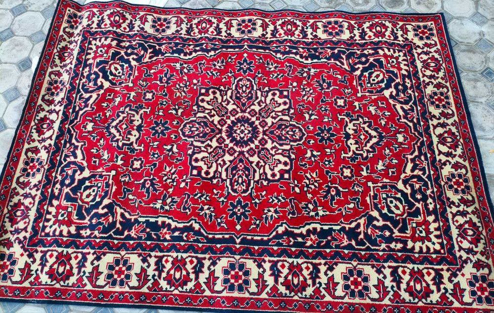 Продается ковер размером 2,8х2м