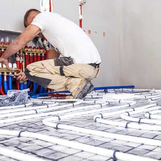 Amenajare case la rosu finisaje interioare firma completa