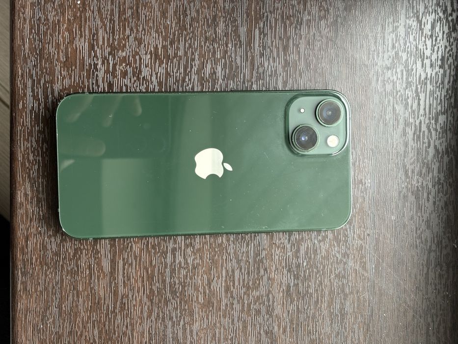 iPhone 13 128 GB Батарея 100%.