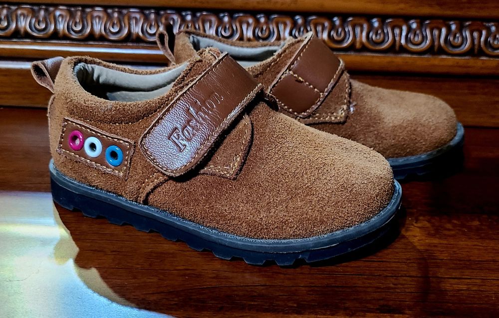 Продаю детский обувь