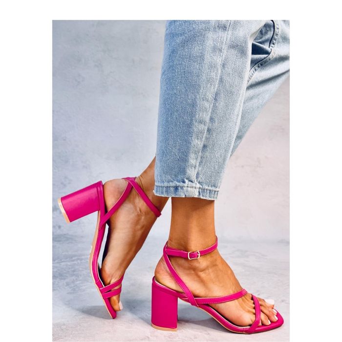 Sandale noi cu toc marimea 38