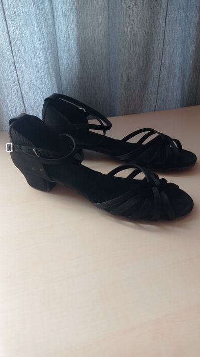 Продам туфли для танцев