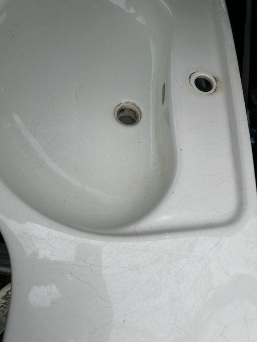 Шкаф за баня с умивалник