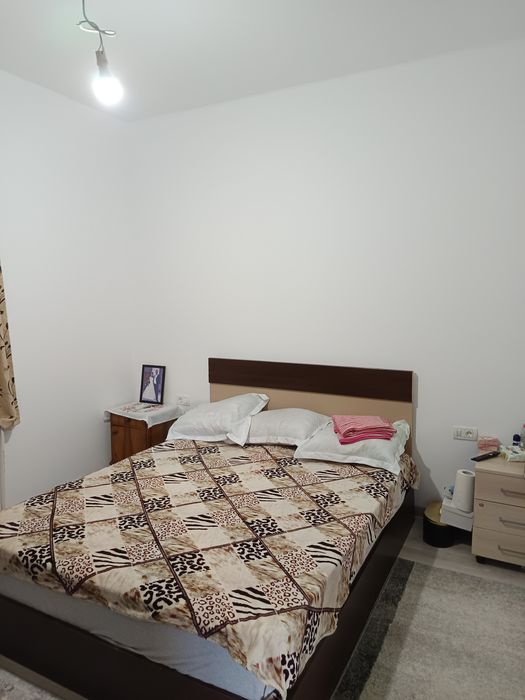Casa de vânzare, parter , 72 mp amprenta casei , 493 mp curtea
