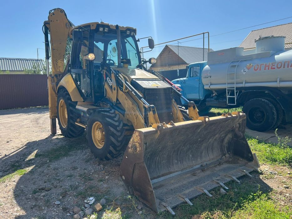 Услуги ямобура эксковатора