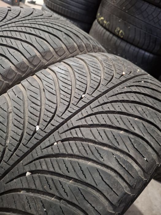 2 Anvelopele m+s  4 seasons  255 55 r19  Goodyear