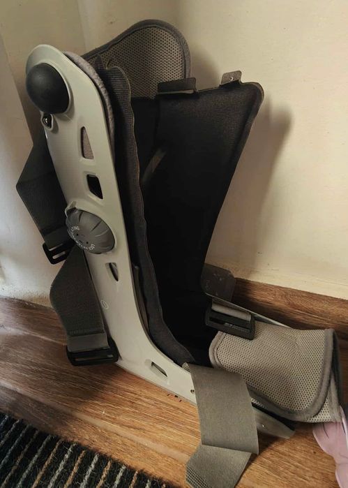 Vând orteză profesională Aircast Elite, mărimea M, stare foarte bună