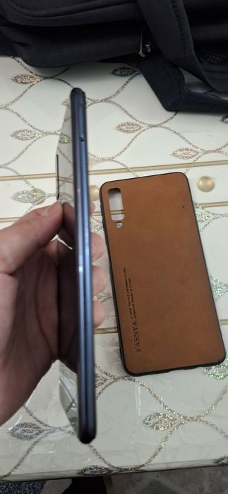 Телефон Самсунг А7