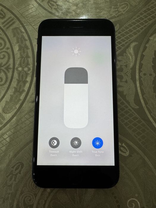 Срочно продам айфон 8 64 gb