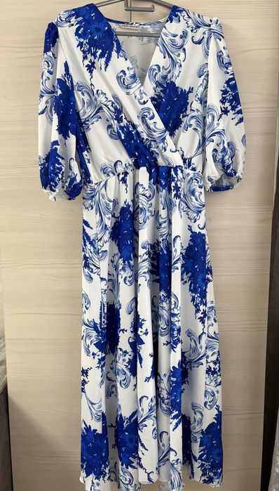 Продам платья 52-54 размер