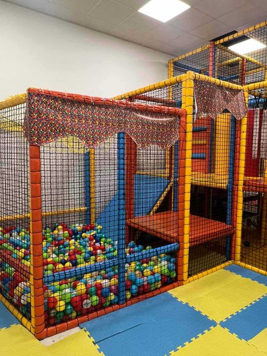 Лабиринт/плейграунд за детски център