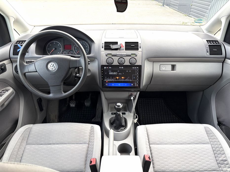 VOLKSWAGEN Touran 2007 — imagine 4