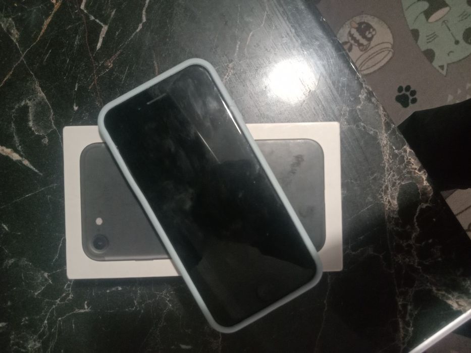 Продам Айфон 7 32гб