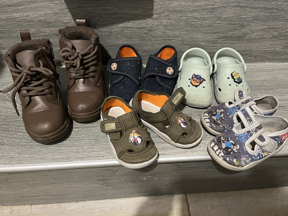 Обувки и сандали за бебе