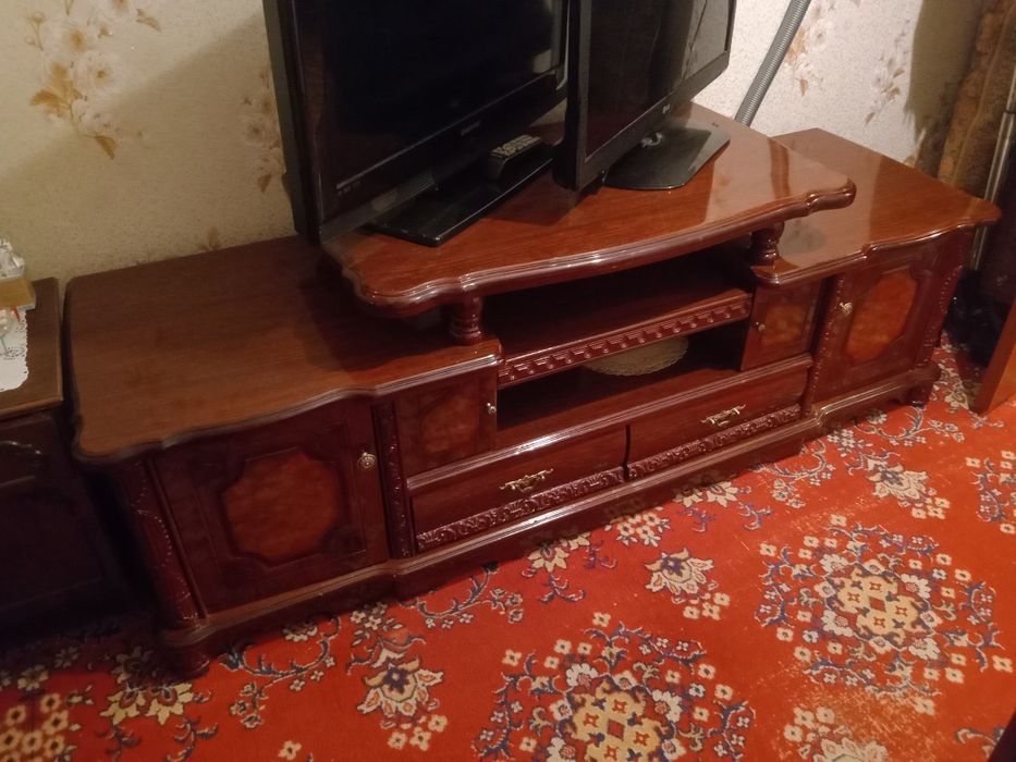 Тумба под телевизор