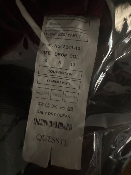 Vând Costum .Este purtat o singura data .