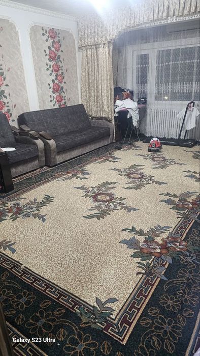 Продаётся срочно карасу 1 3-х комнатная квартира