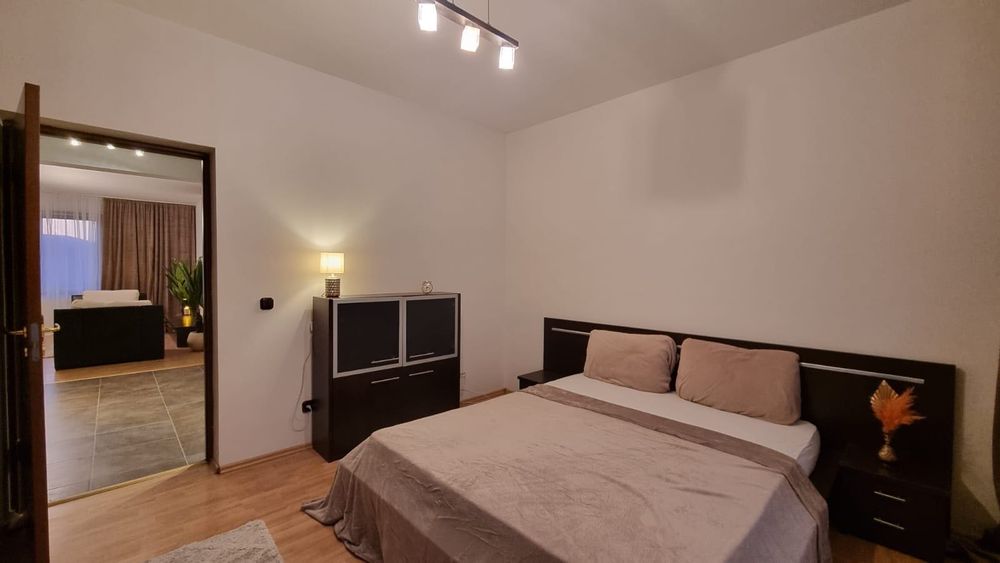 Închiriez apartament cu 3 camere, complet renovat, Complex Butterfly 1