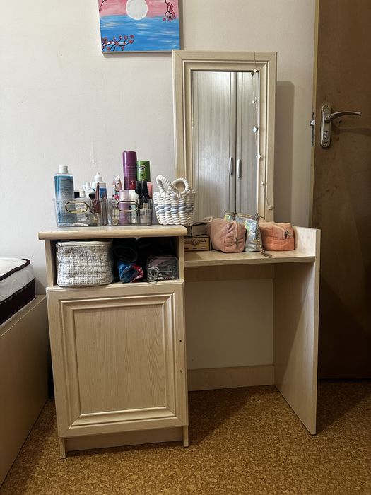 Туалетный столик