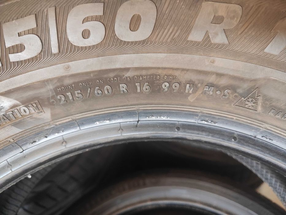 2бр.зимни гуми 215/60/16 Semperit