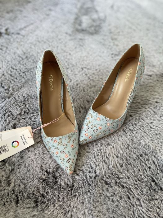 Дамски обувки нови с кутии