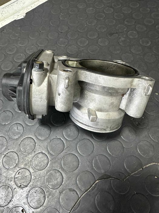 Дроселова клапа и педал за газта на Ford 1,8/2,0 бензин