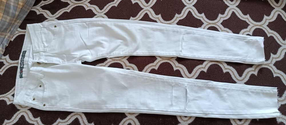 Продам джинсы летние