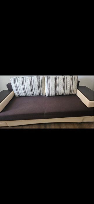 Диван в хорошем состоянии.