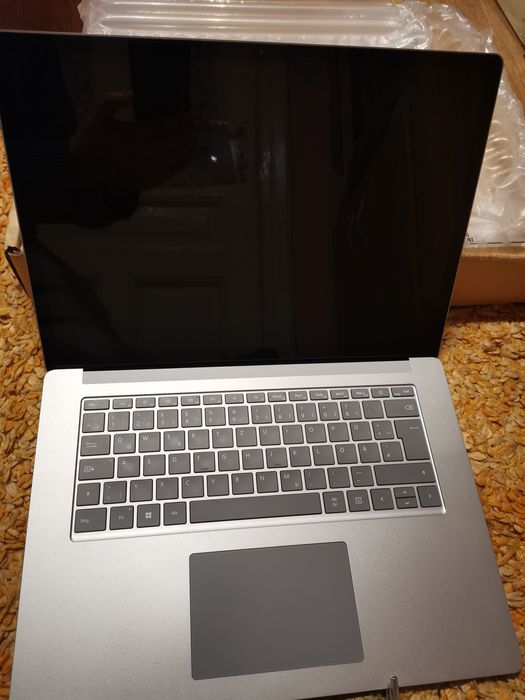 Microsoft Surface Laptop 4 I5-1145G7 8Gb 256gb 2K 15 inch touchscreen