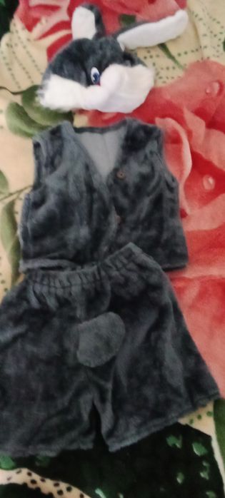 Продам костюм зайца