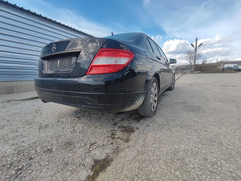 На части нов внос Mercedes W204 C200 седан OM 651 ръчка 81 000км