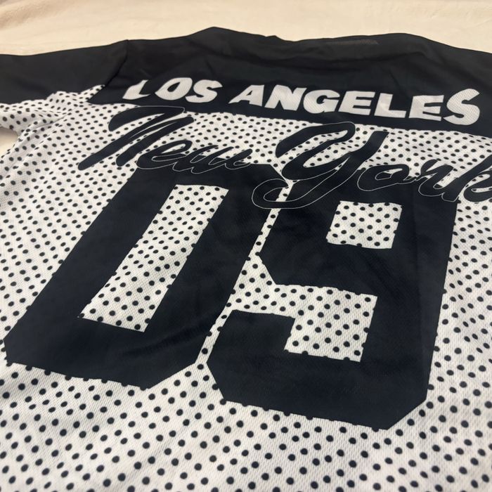 T-shirt (streetwear)