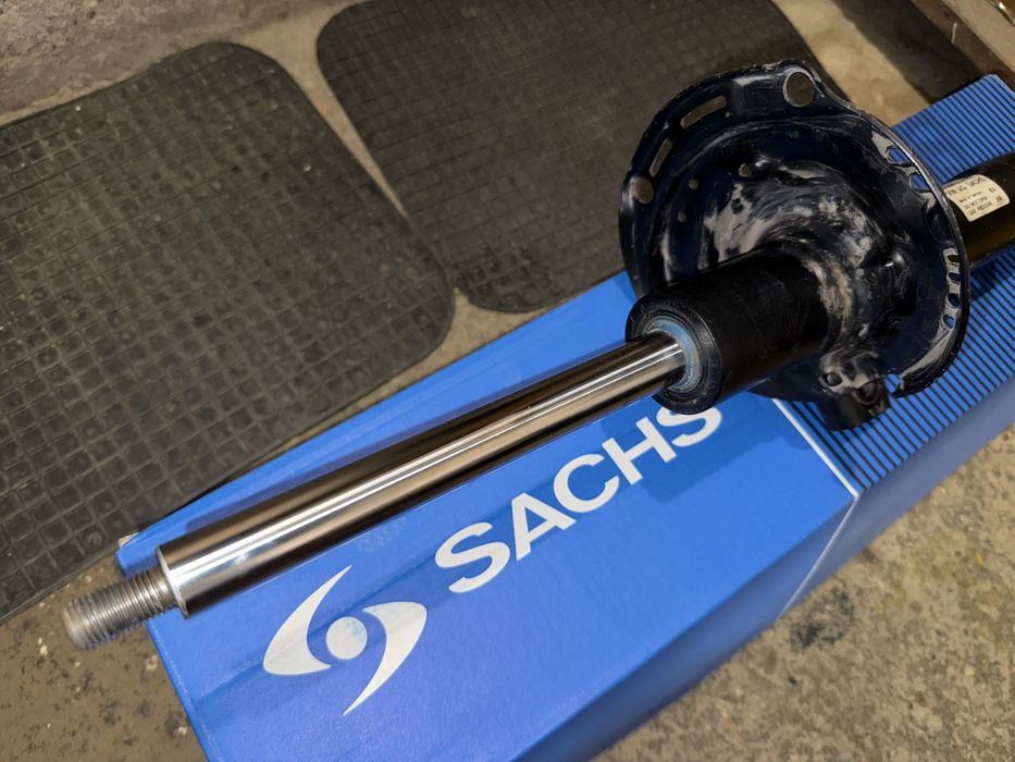 Преден ляв амортисьор за Audi A3 (8V, 8VK)